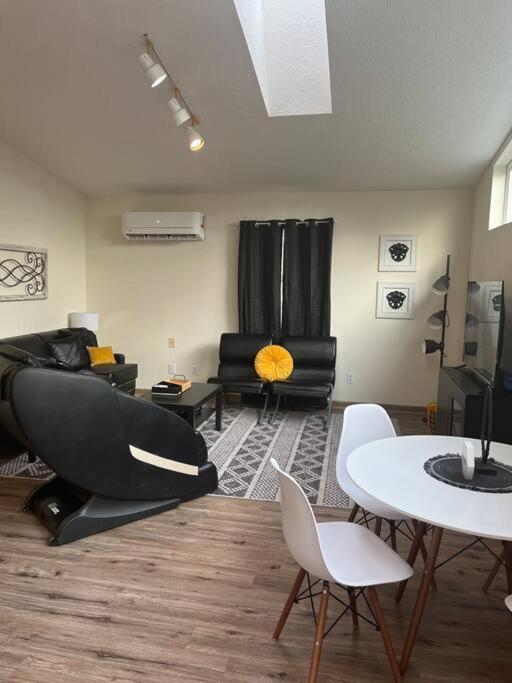 Paradise Oasis Near Lake *Full Body Massage Chair* Longview Ngoại thất bức ảnh
